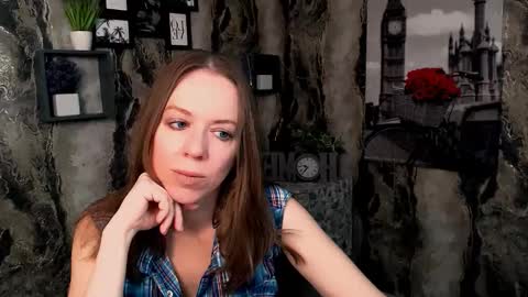 adamais_ online show from December 2025 05:59:02 AM