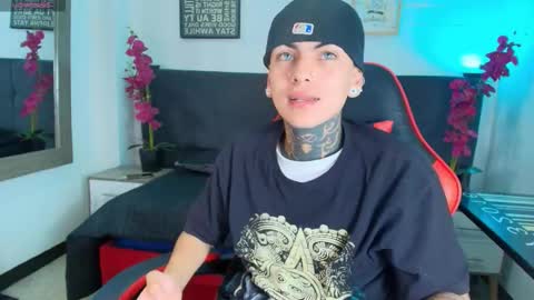 Snapshot of adamswalkerr_ chatting on February 2026 12:15:01 PM AdamsWalkerr online show from February 2026 12:15:01 PM