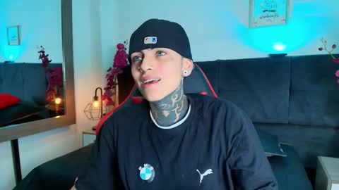 AdamsWalkerr  online show from March 2026 01:04:02 PM