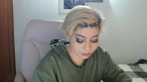 Snapshot of adan_romanoff chatting on December 2025 09:07:01 AM adan_romanoff online show from December 2025 09:07:01 AM