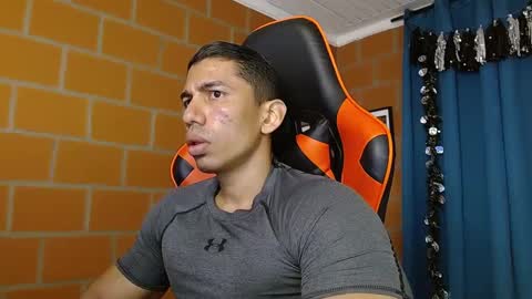 Adan Sin online show from February 2025 02:48:02 PM