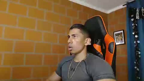 Adan Sin online show from February 2025 07:25:02 PM