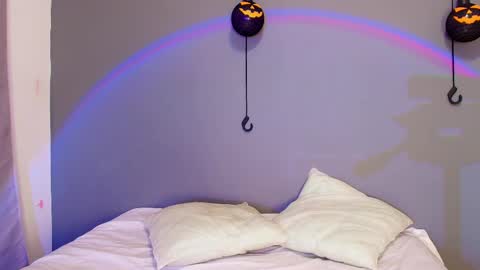  Adara Johnson  online show from October 2025 11:42:02 AM