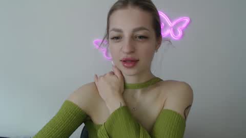 Snapshot of addie_collins chatting on December 2024 11:33:01 AM Kristina online show from December 2024 11:33:01 AM