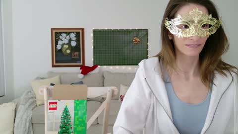 Snapshot of addieroseone chatting on December 2024 03:03:01 AM Addison Rose  I am currently away for the holiday weekend. Streams start again on 1242024. Enjoy the holiday online show from December 2024 03:03:01 AM