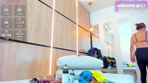 adela chase online show from September 2025 03:06:02 AM