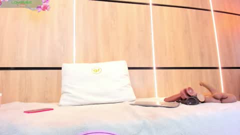 adela chase online show from December 2025 01:22:02 AM