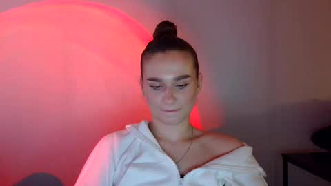 Snapshot of adele_amore chatting on March 2025 10:38:02 AM Adele Amore online show from March 2025 10:38:02 AM