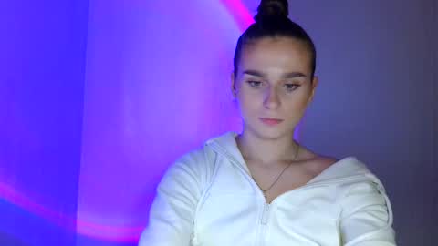 Snapshot of adele_amore chatting on March 2025 05:29:01 PM Adele Amore online show from March 2025 05:29:01 PM