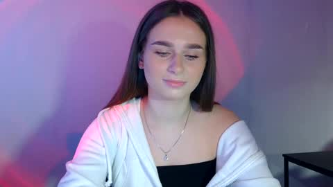 Snapshot of adele_amore chatting on March 2025 07:47:02 AM Adele Amore online show from March 2025 07:47:02 AM