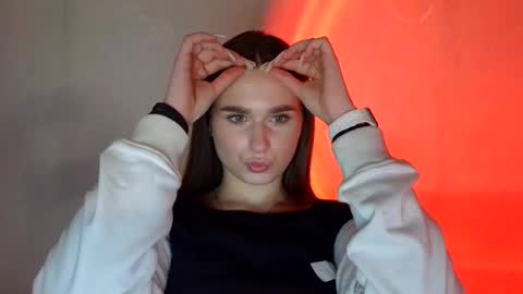 Snapshot of adele_amore chatting on March 2025 06:00:01 PM Adele Amore online show from March 2025 06:00:01 PM