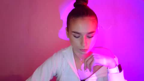 Snapshot of adele_amore chatting on March 2025 10:37:01 AM Adele Amore online show from March 2025 10:37:01 AM