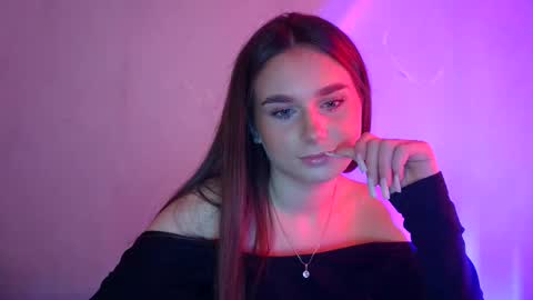 Snapshot of adele_amore chatting on March 2025 11:01:02 AM Adele Amore online show from March 2025 11:01:02 AM