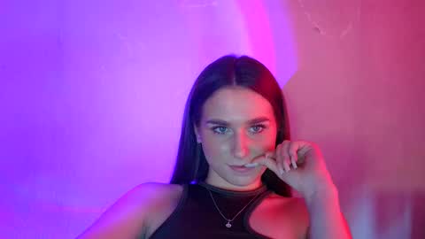 Snapshot of adele_amore chatting on March 2025 12:26:01 PM Adele Amore online show from March 2025 12:26:01 PM