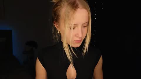 Adele online show from April 2026 09:04:01 PM