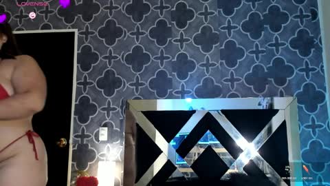 adele cruzz online show from April 2026 11:32:02 PM