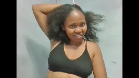 adelealy online show from November 2025 02:56:02 AM