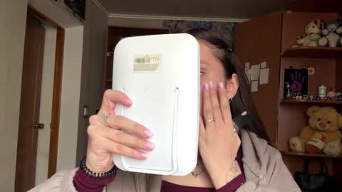 Snapshot of adeleapel chatting on March 2026 07:25:01 AM Poly online show from March 2026 07:25:01 AM