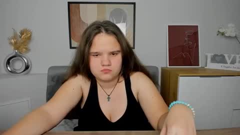 adelecruzz online show from March 2025 04:44:01 PM