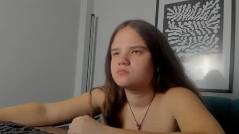 adelecruzz online show from April 2026 12:07:01 PM