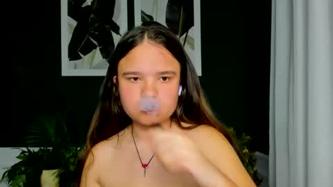 adelecruzz online show from April 2026 01:41:02 PM