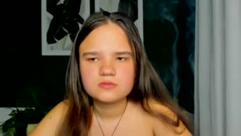 adelecruzz online show from April 2026 11:08:02 AM