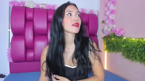 Snapshot of adelefoxx chatting on November 2025 02:49:01 PM AdeleFoxx online show from November 2025 02:49:01 PM