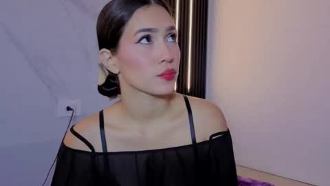 Snapshot of adelefoxx chatting on November 2025 02:49:02 PM AdeleFoxx online show from November 2025 02:49:02 PM