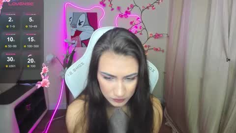 Adel online show from December 2025 02:05:02 AM