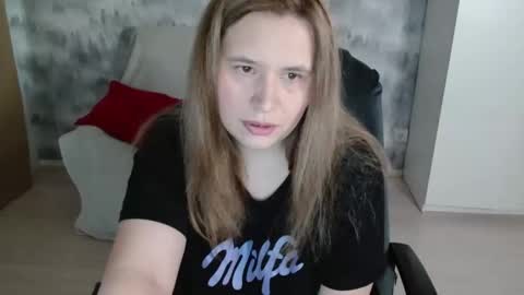 adelinalawson online show from April 2026 07:18:01 AM