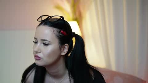 Snapshot of adelineroze chatting on June 2026 06:30:01 PM Adeline online show from June 2026 06:30:01 PM