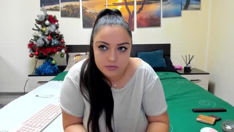 Adellineee online show from December 2024 10:48:01 PM