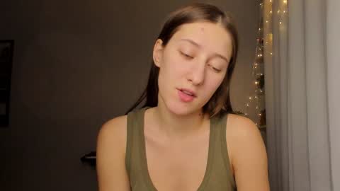 Snapshot of adellqueen chatting on December 2024 10:32:01 PM Adell online show from December 2024 10:32:01 PM