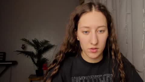 Snapshot of adellqueen chatting on February 2025 10:31:01 PM Adell online show from February 2025 10:31:01 PM