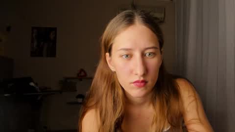 Snapshot of adellqueen chatting on September 2025 09:26:02 PM Adell online show from September 2025 09:26:02 PM