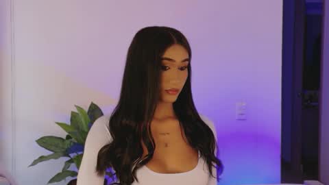 Isabellafirst online show from September 2025 05:40:02 PM