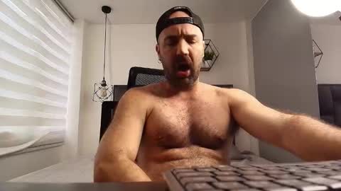 Juan online show from October 2025 08:29:01 PM