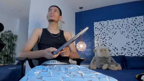 adonis_wb online show from September 2025 09:39:02 PM