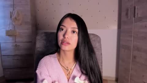 Stormi online show from September 2025 06:42:01 PM