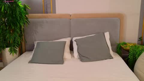 adoracortes online show from April 2026 05:08:02 AM