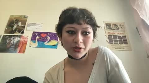 adoremenova online show from May 2026 05:41:02 PM