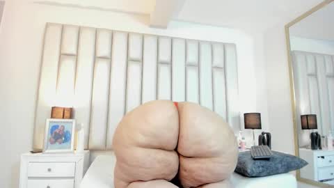 Snapshot of adreeaperez1 chatting on October 2025 11:45:02 PM ANDREA PEREZ online show from October 2025 11:45:02 PM