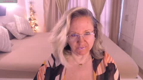 Cryna online show from January 2025 11:17:02 AM