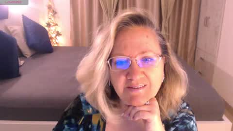 Cryna online show from January 2025 05:40:02 AM