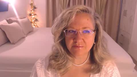 Cryna online show from October 2025 04:19:02 AM