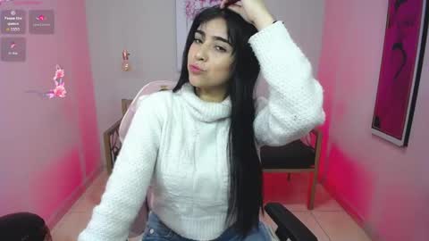 Snapshot of adri_gomez_1 chatting on May 2026 12:11:02 PM Adri online show from May 2026 12:11:02 PM