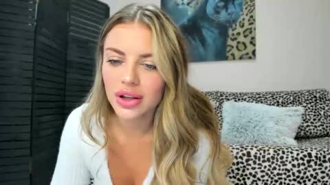 Snapshot of adri_sweetie chatting on October 2025 11:07:02 AM Adriana online show from October 2025 11:07:02 AM