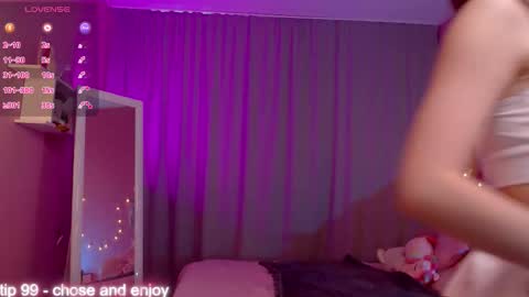 Snapshot of adria_arjona chatting on March 2026 08:26:33 AM Eva online show from March 2026 08:26:33 AM