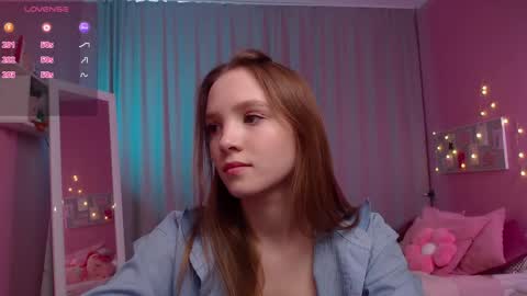 Snapshot of adria_arjona chatting on April 2026 07:31:01 AM Eva online show from April 2026 07:31:01 AM