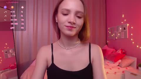Snapshot of adria_arjona chatting on June 2026 07:43:02 AM Eva online show from June 2026 07:43:02 AM